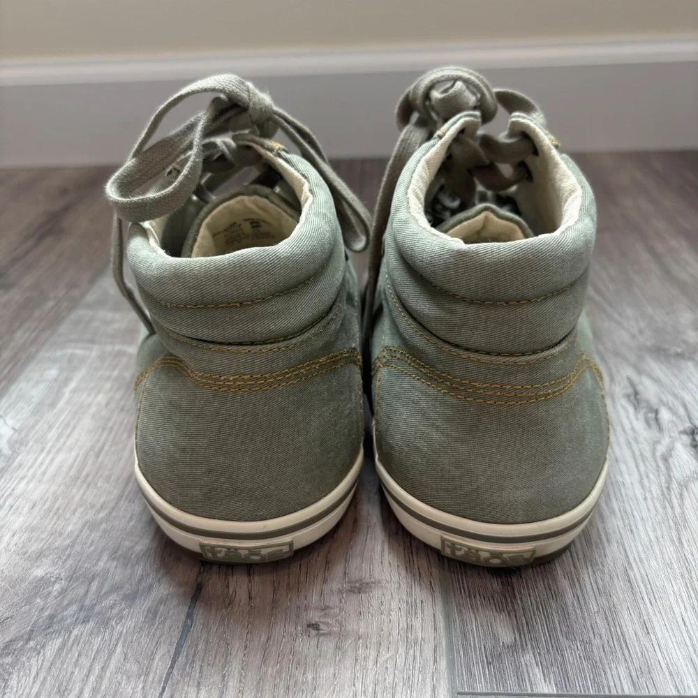 Taos Top Star High Top Sneakers Womens Size 8 Sage Green Canvas Lace Up Comfort